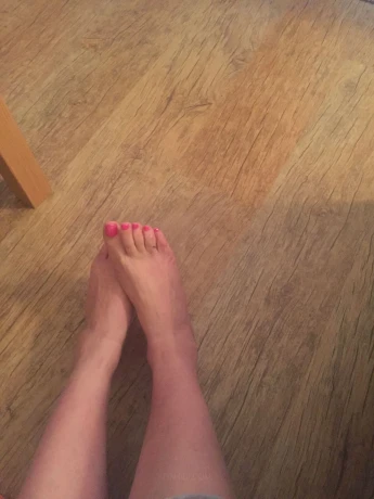 englishbouncyboobsx — 1 / 6