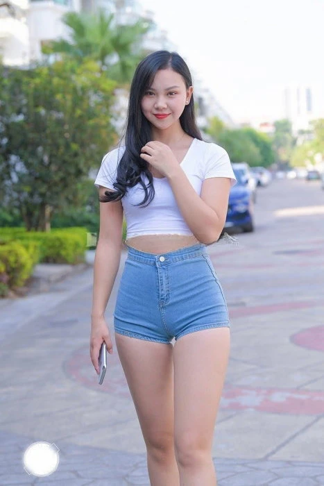 Ivy, Escort, Muscat