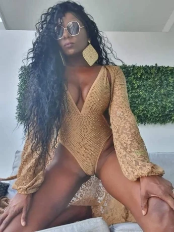 Hot black girl — 3 / 8