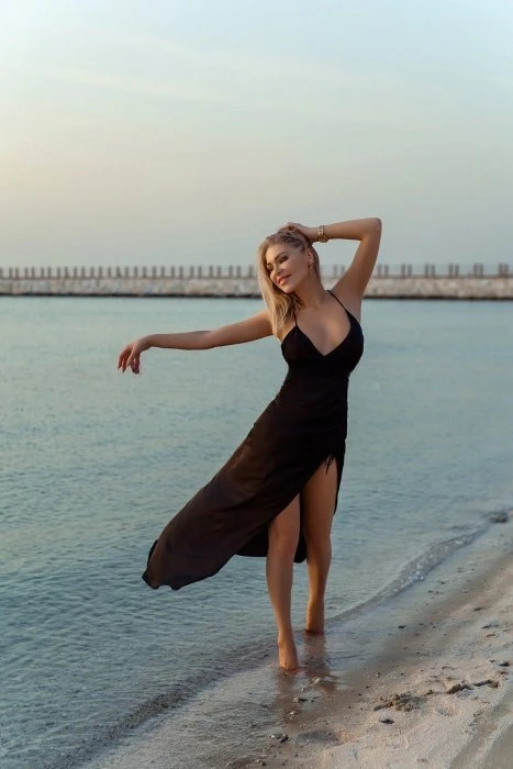Lena, Escort, Manama