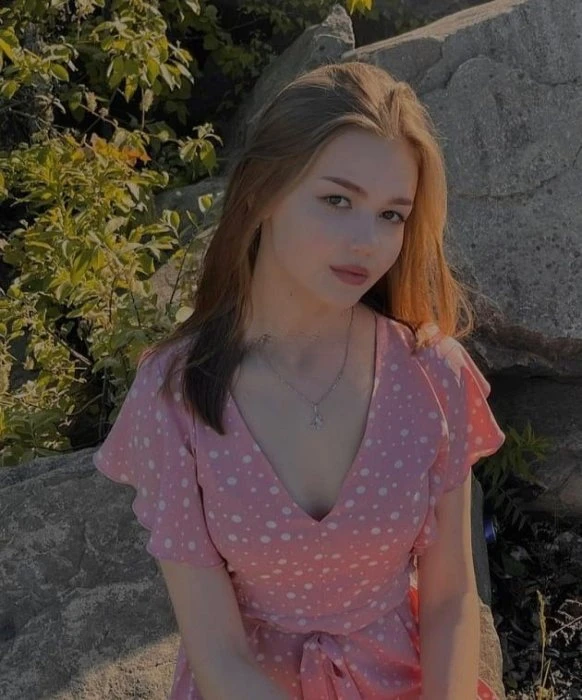 Alenka — 4 / 5