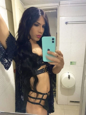 Holly Horny — 8 / 12