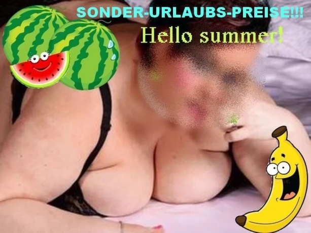 HAUSFRAU  XXL — 2 / 3