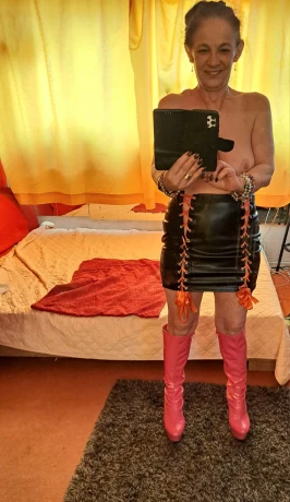 Jennyextrem — 3 / 6