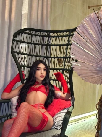 TS Julia Beatriz — 18 / 21