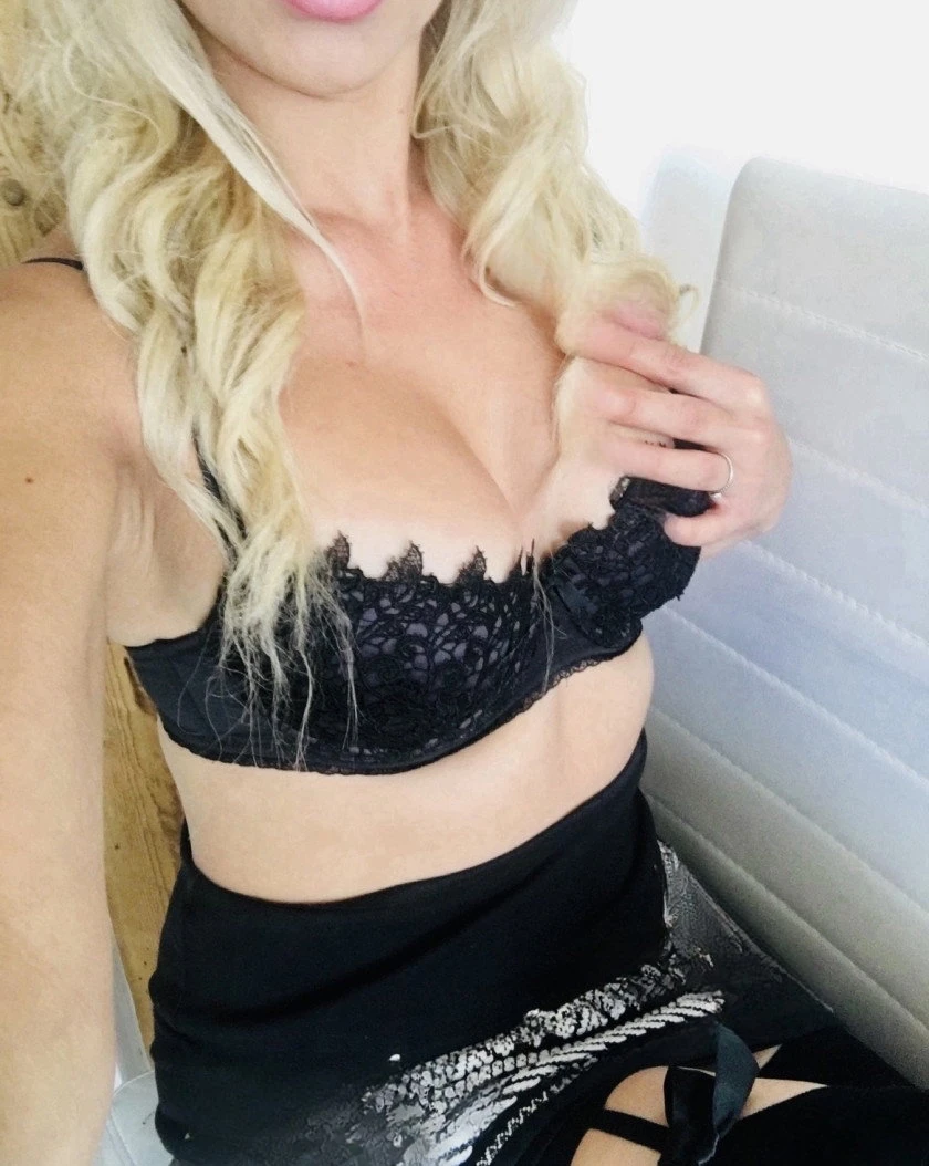 Schweizerin Sucht, Escort, Uster