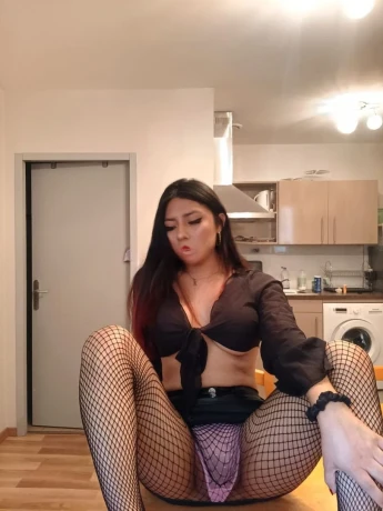 issabella traviesa — 6 / 12