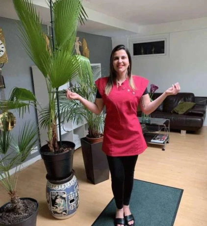 Nouvelle Masseuse Alina — 1 / 5