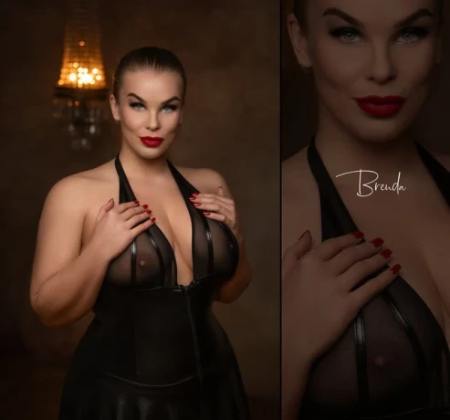 Lady Brenda — 5 / 6