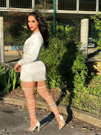 Yanna Da Silva — 4 / 12