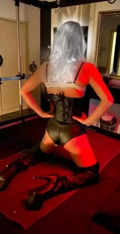 Lucy Massage — 4 / 8