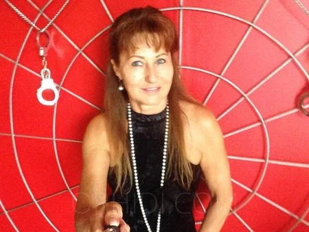 Lady Corinna- — 11 / 17