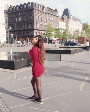 Nicole Miller — 6 / 10