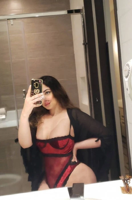 Meera — 2 / 6