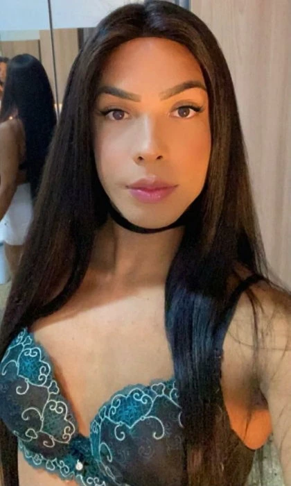 Manuella Alves, Escort, Pisa