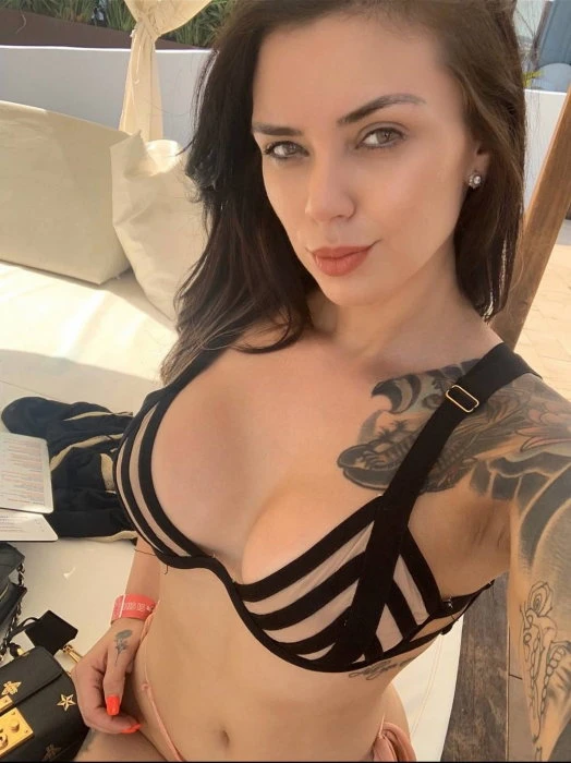 Bella — 8 / 9