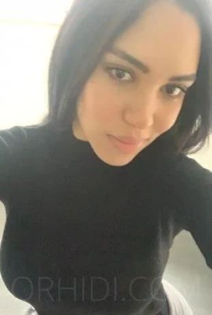 Carolina Venezuela — 2 / 5