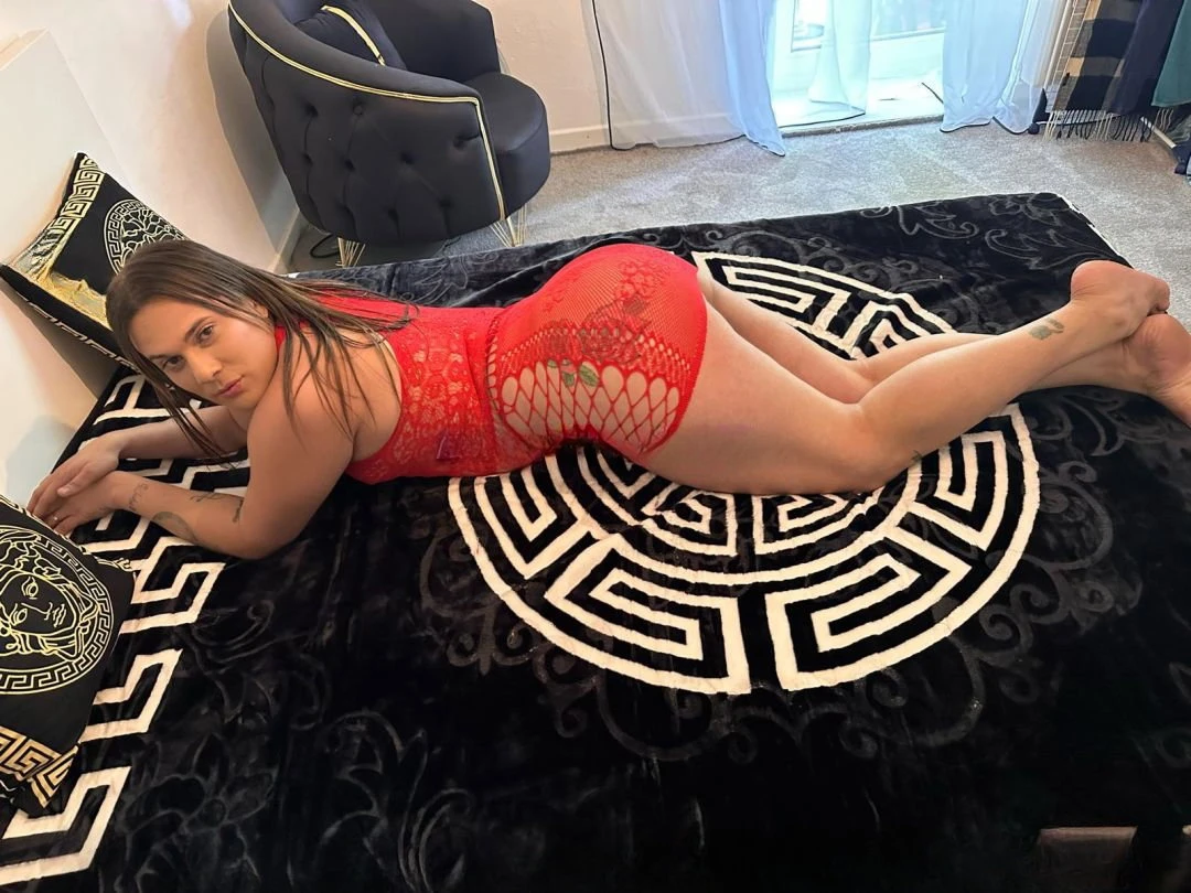Alondra Hot — 5 / 8