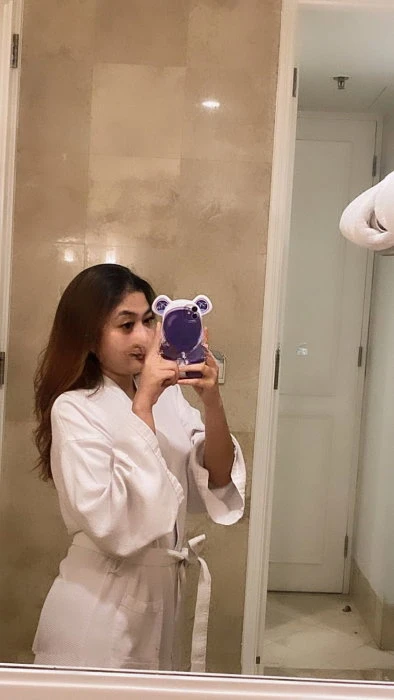 Shreya — 3 / 7