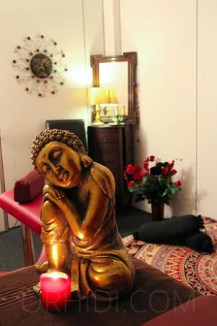 MASSAGE-WELTEN — 9 / 12