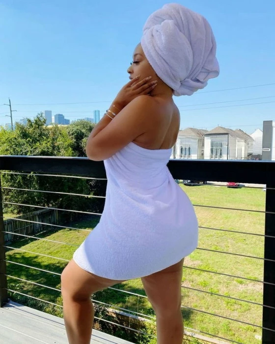 Sexy Lisa — 2 / 4