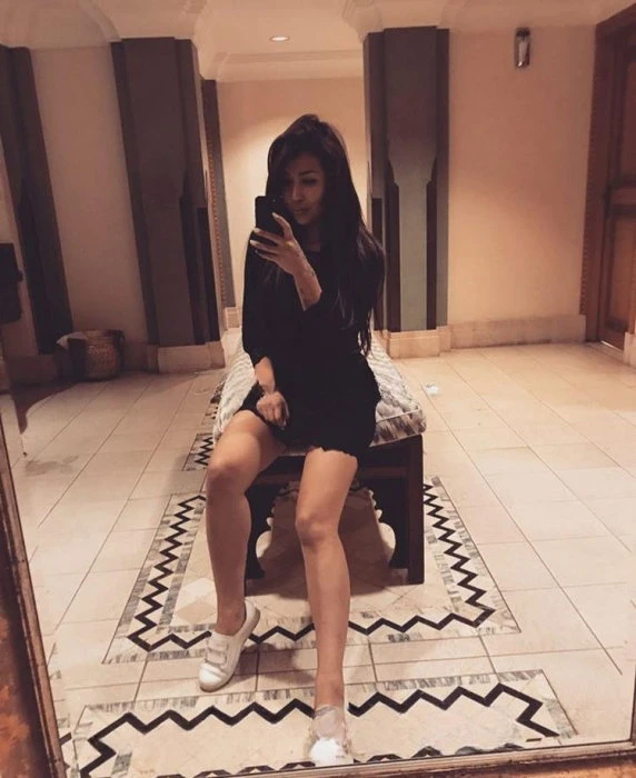 Mia — 4 / 9