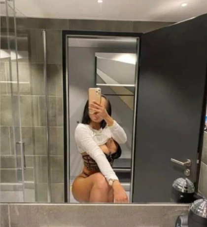 Iris Nur Haus Und Hotelbesuch — 2 / 3