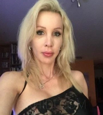 Ivana — 2 / 3