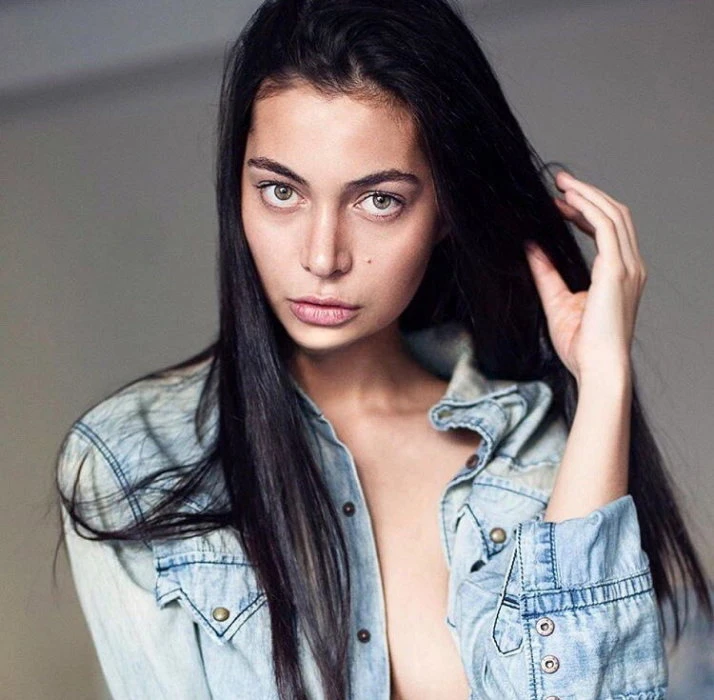 Donella, Escort, Paris