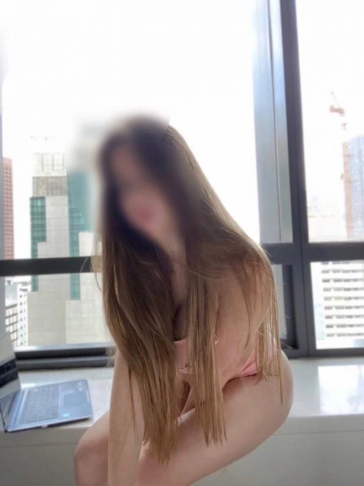 Polina — 3 / 4