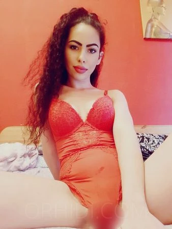Kiara — 4 / 5