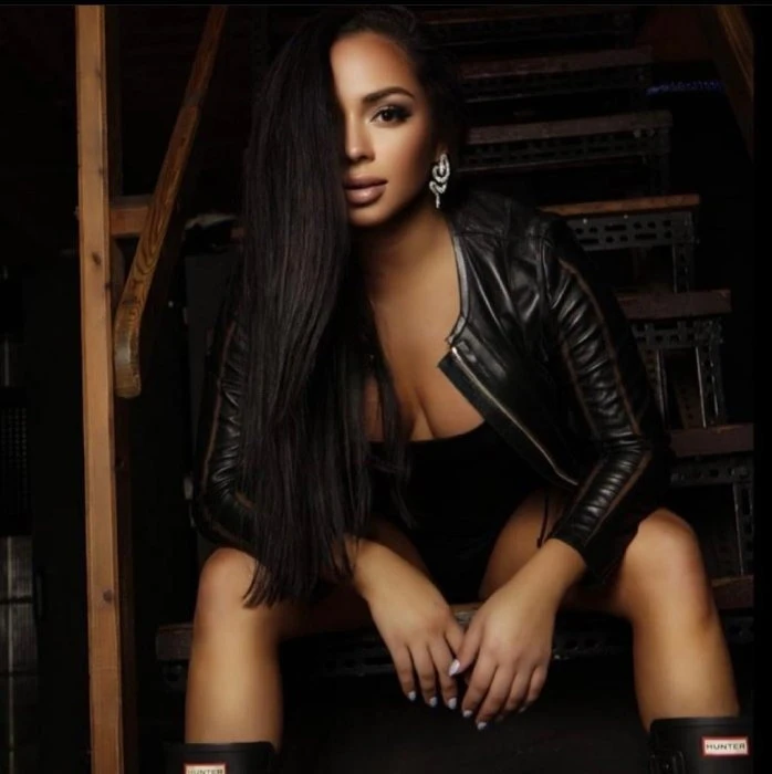 Sara — 6 / 8