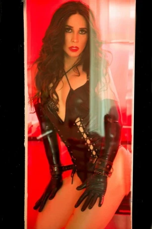 Flavia Lima — 2 / 5