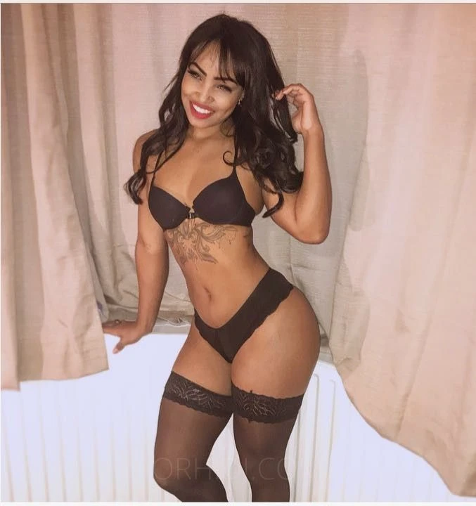 ELIZ FERRAZ, Escort, Basildon