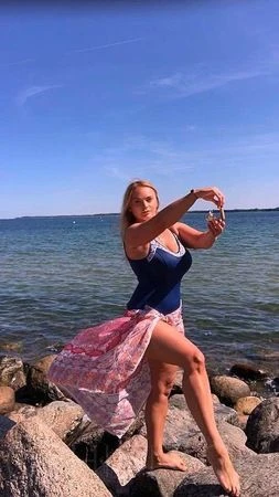 VALLIE sinnliche Tantra-Massagen! — 2 / 3