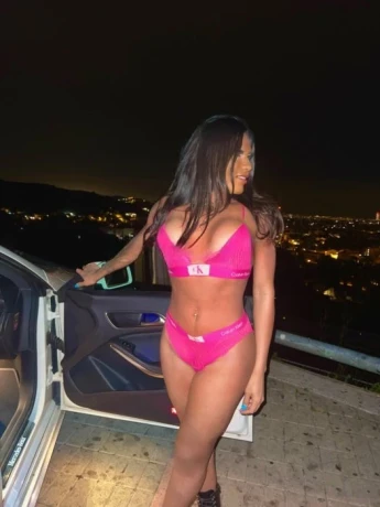 Sarah Bella — 2 / 12