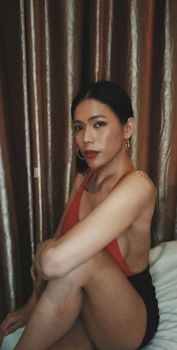 Maria Camille — 5 / 9