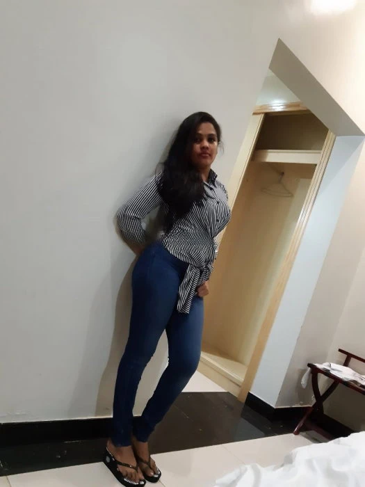 Riya Iyer, Escort, Mesaieed
