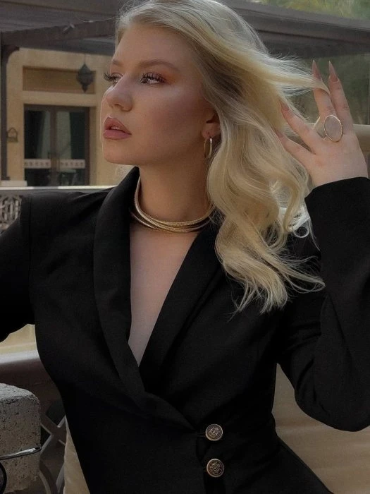 Zlatoslava, Escort, Dubai