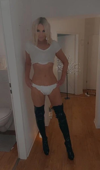 Anett — 3 / 10