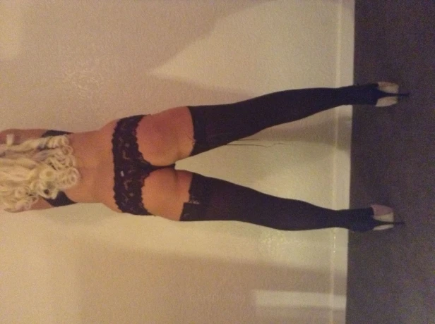 busty dana-lee — 15 / 16