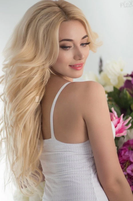 Alena — 6 / 7