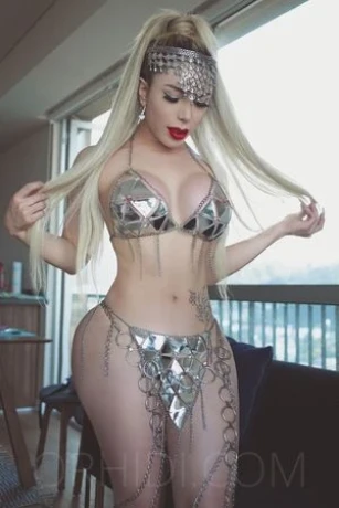 TS KHLOÉ XL — 3 / 12