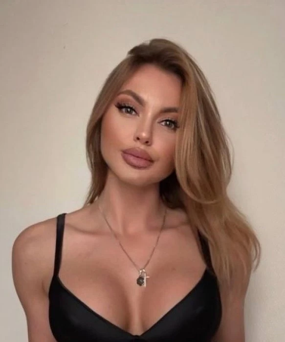 Ella — 5 / 8