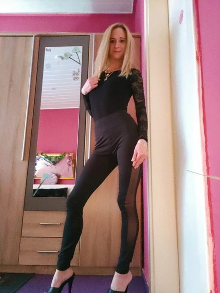 Linda — 3 / 4