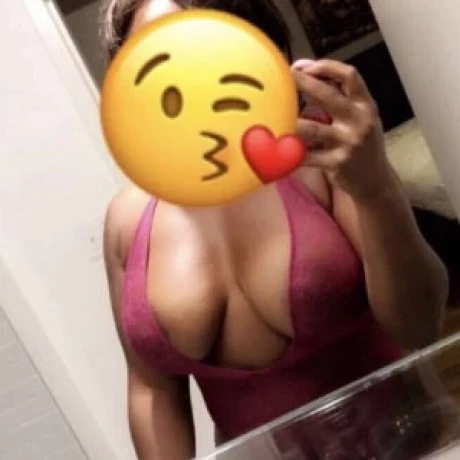 Olivia Kiais — 2 / 3