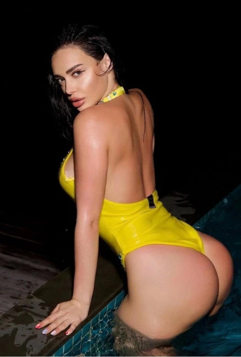 Olya — 2 / 3