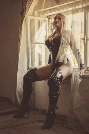 Baroness Antoinette — 2 / 11