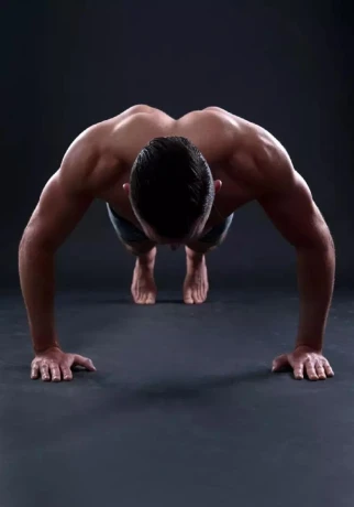 Sexy High Class Male Companion Alleen Vrouwen En Stellen — 5 / 8