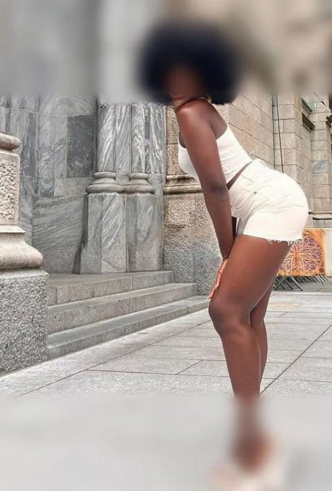 Laure, Escort, Milan